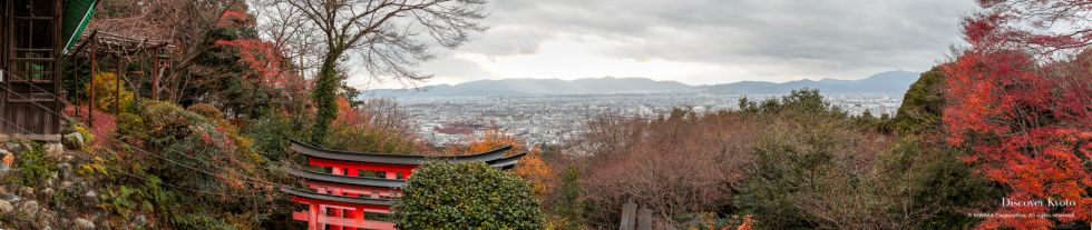 The view of Kyoto City from the Yotsutsuji intersection on Mt. Inari.