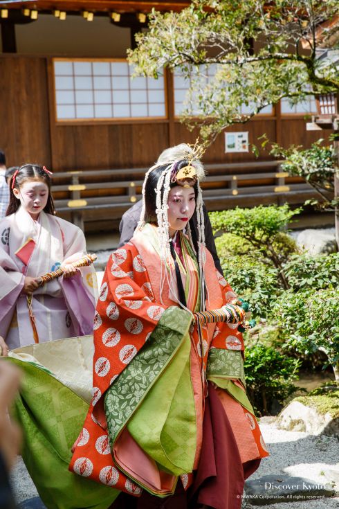 The Saiō-Dai of the Aoi Matsuri makes an appearance at the Chōyō no Sekku at Kamigamo Jinja.
