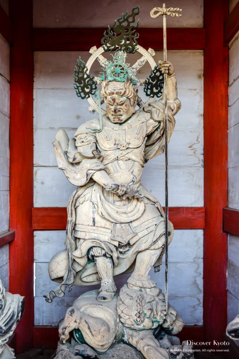 A Deva King statue in the Chūmon Gate at Ninna-ji.