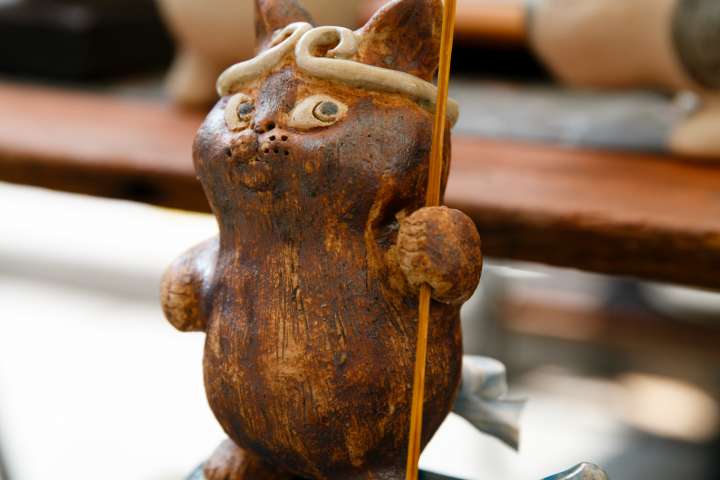 Cat figurine at the Gojōzaka Tōki Matsuri.