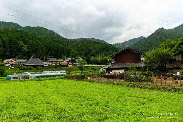 View of Ōhara on the way to Jakkō-in