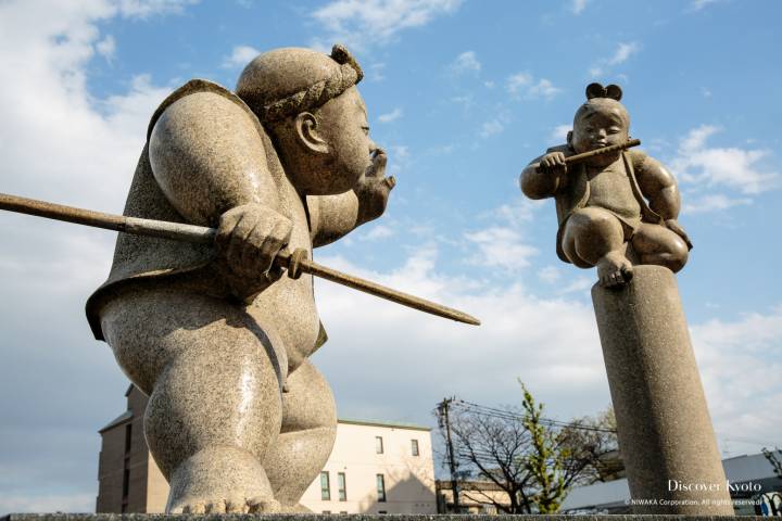 Kyoto Voice Statues Benkei Yoshitsune