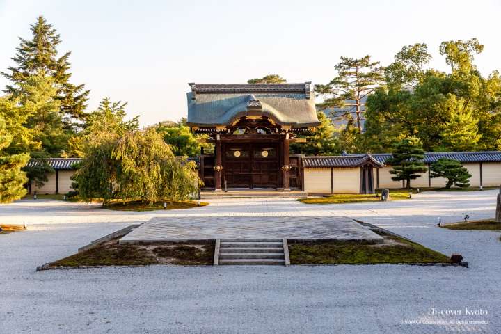 Chokushimon Gate at Daikaku-ji Temple