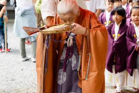 The head priest of the temple presides over the Yoshitsune-sai at Kurama-dera.