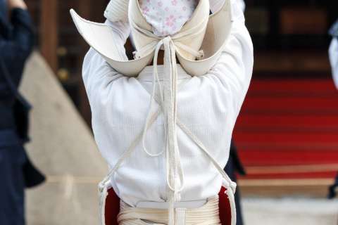  Kendō performed at the 2015 Kigen-sai at Kamigamo Shrine.