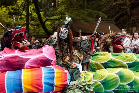 Susano'o attacks during Kifune Matsuri at Kifune Shrine.