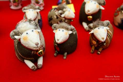 Crafts featuring the year's zodiac animal at the Shimai Tenjin at Kitano Tenmangū.