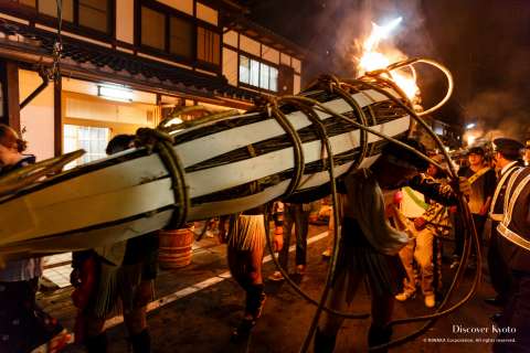Wild mountain wisteria is used to create torch handles for the Kurama no Hi Matsuri at Yuki Shrine.