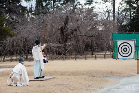 Hitting the target at Musha Jinji at Kamigamo Shrine.