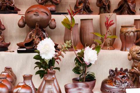 Cute pottery at the 2013 Shimai Kōbō at Tō-ji.