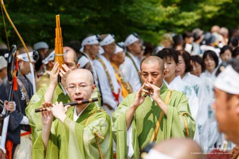 Participants make their way during Aoba Matsuri at Chishaku-in.