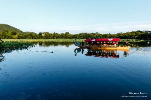 A dragon boat on Osawa Pond at the Kangetsu no Yūbe at Daikaku-ji.