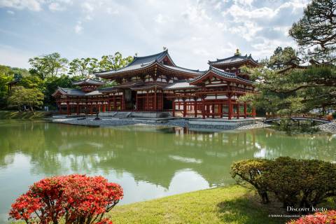 The Phoenix Hall, famous building at Byōdō-in Temple, Kyoto.