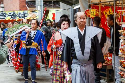 The Hoikago Procession during Tōka Ebisu at Kyoto Ebisu Shrine.
