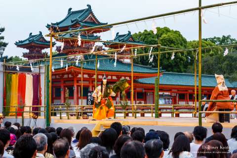The stage of Takigi Nō at Heian Shrine.