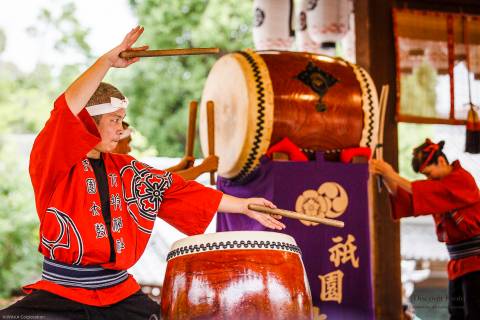 Taiko drum performance during the Hanagasa Junkō at Yasaka shrine.