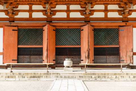 Entrance to the Kōdō Hall of Tō-ji.